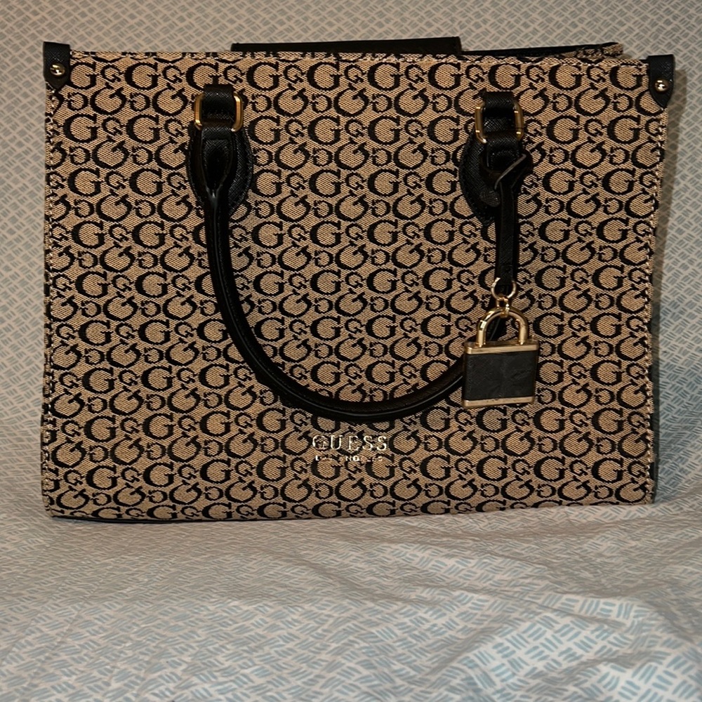 guess hand bag